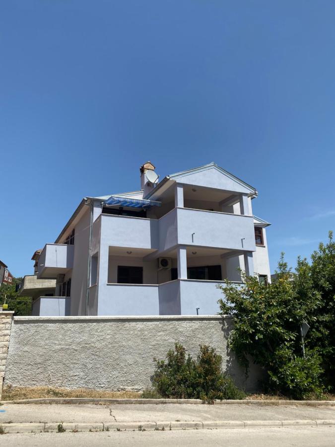 Apartments Lungomare Pola Esterno foto