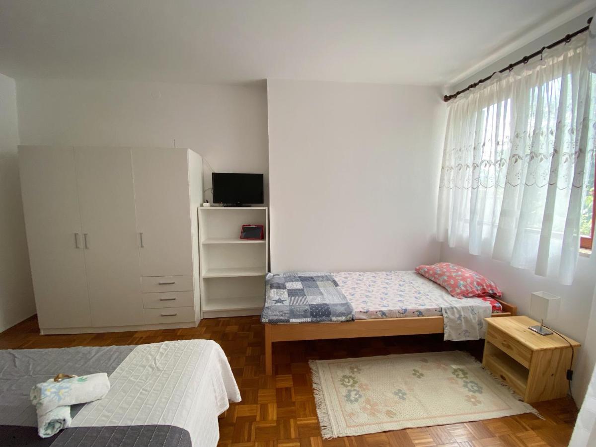 Apartments Lungomare Pola Esterno foto